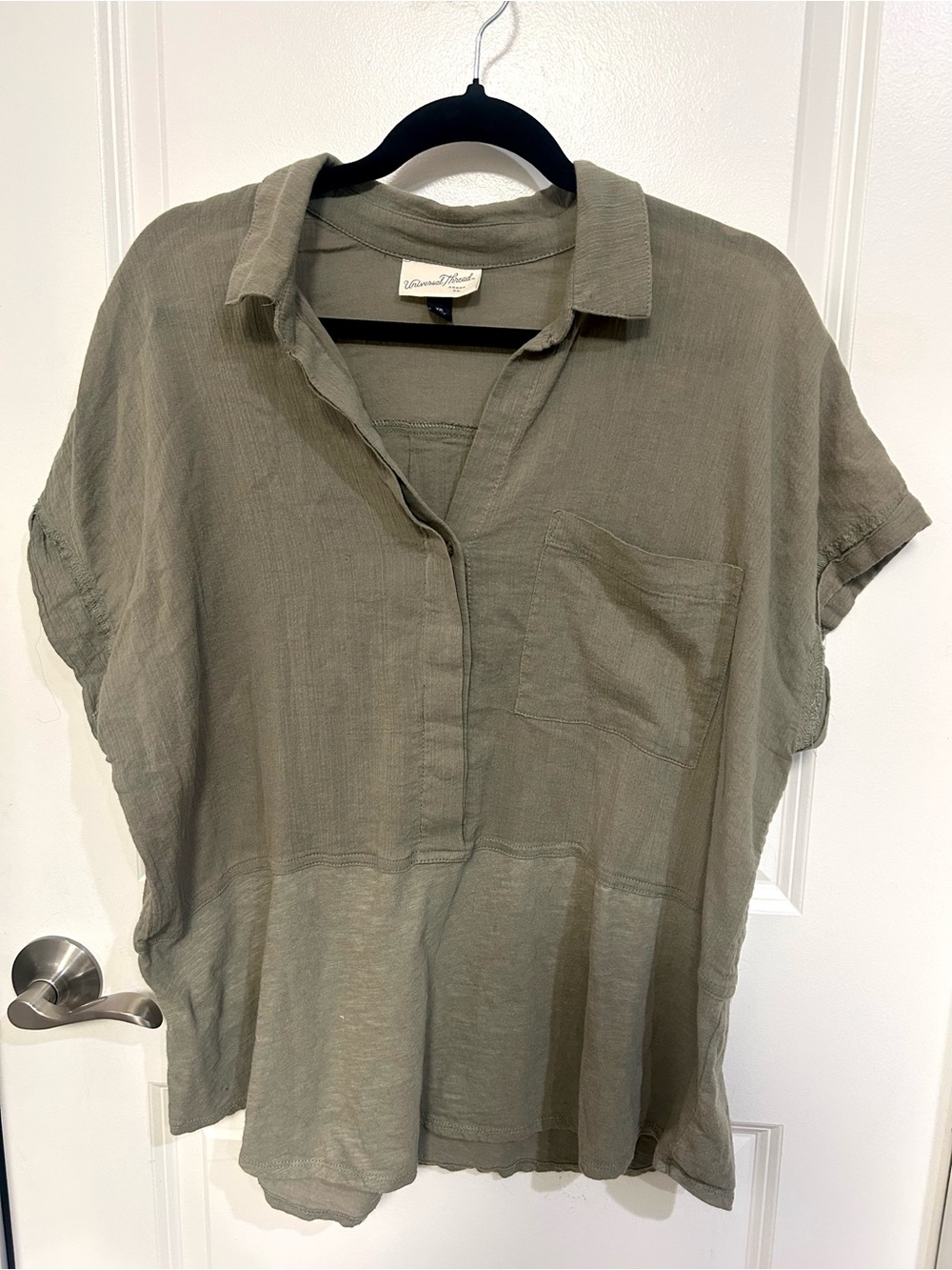 Universal Thread Velvet Heart Olive Linen Blend Split-Neck Pocket Top